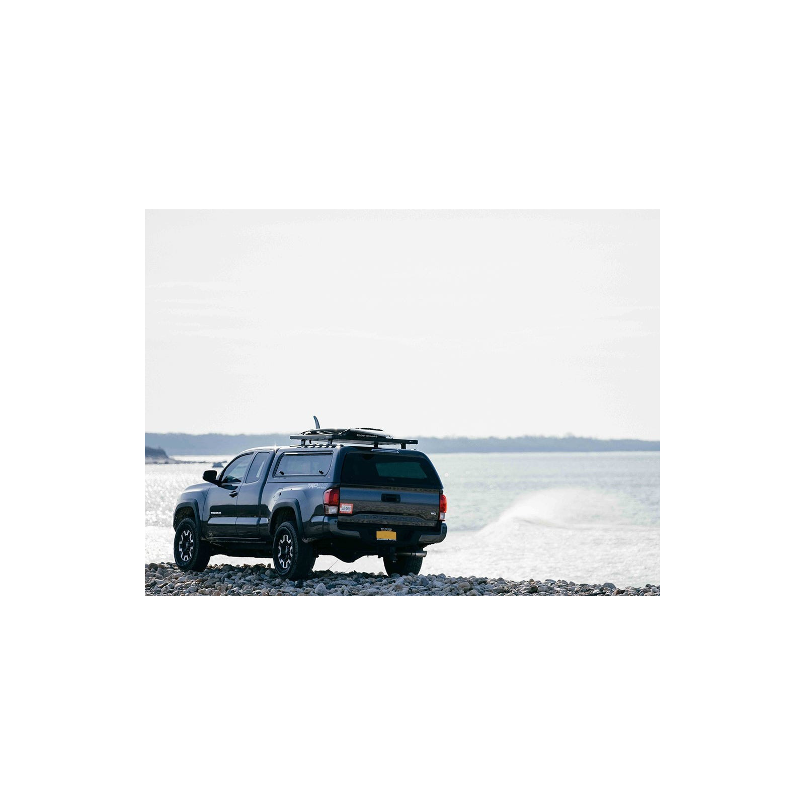 Galerie FRONT RUNNER Slimline II pour remorque ou hard top de pick-up / Pieds hauts / 1475mm(W) X 1156mm(L) 