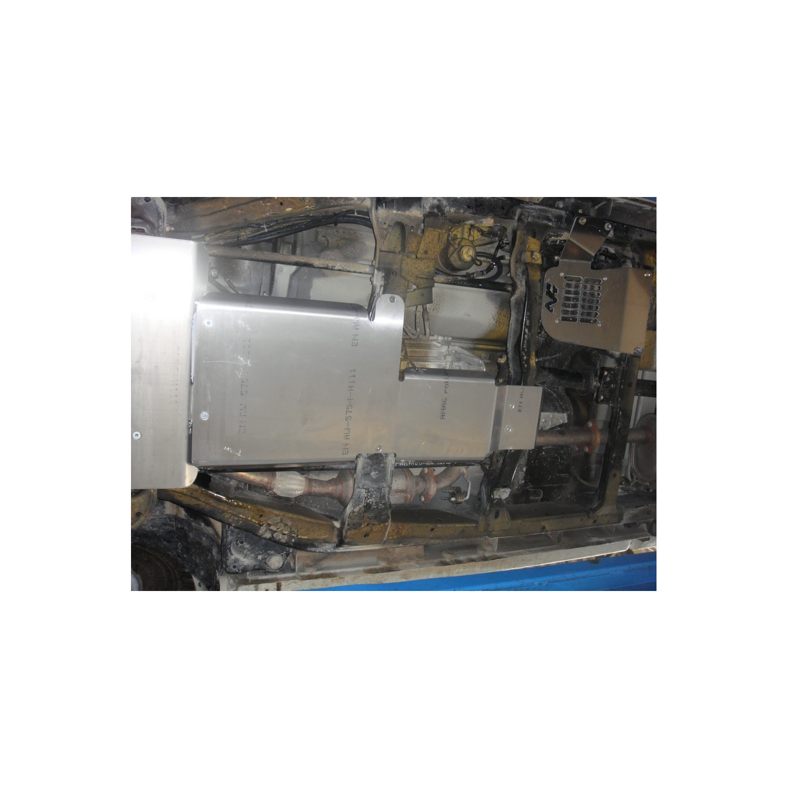 Ski de protection / Blindage BV+BT N4 Isuzu D-Max 2007-2011 • BLBT37A