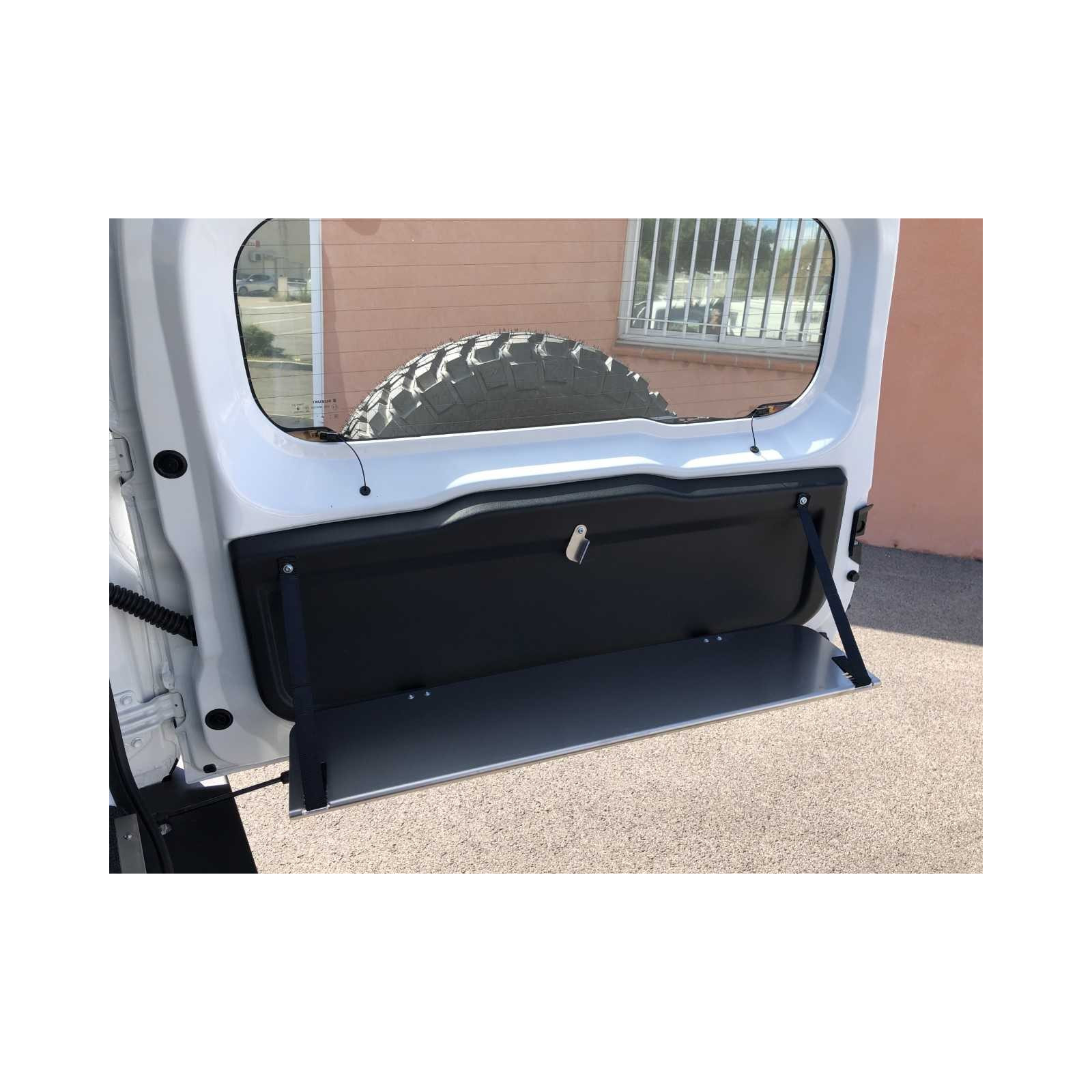 Tablette rabattable N4-OFFROAD sur porte arrière Jimny après 2019 - version sans ouverture depuis l'intérieur 