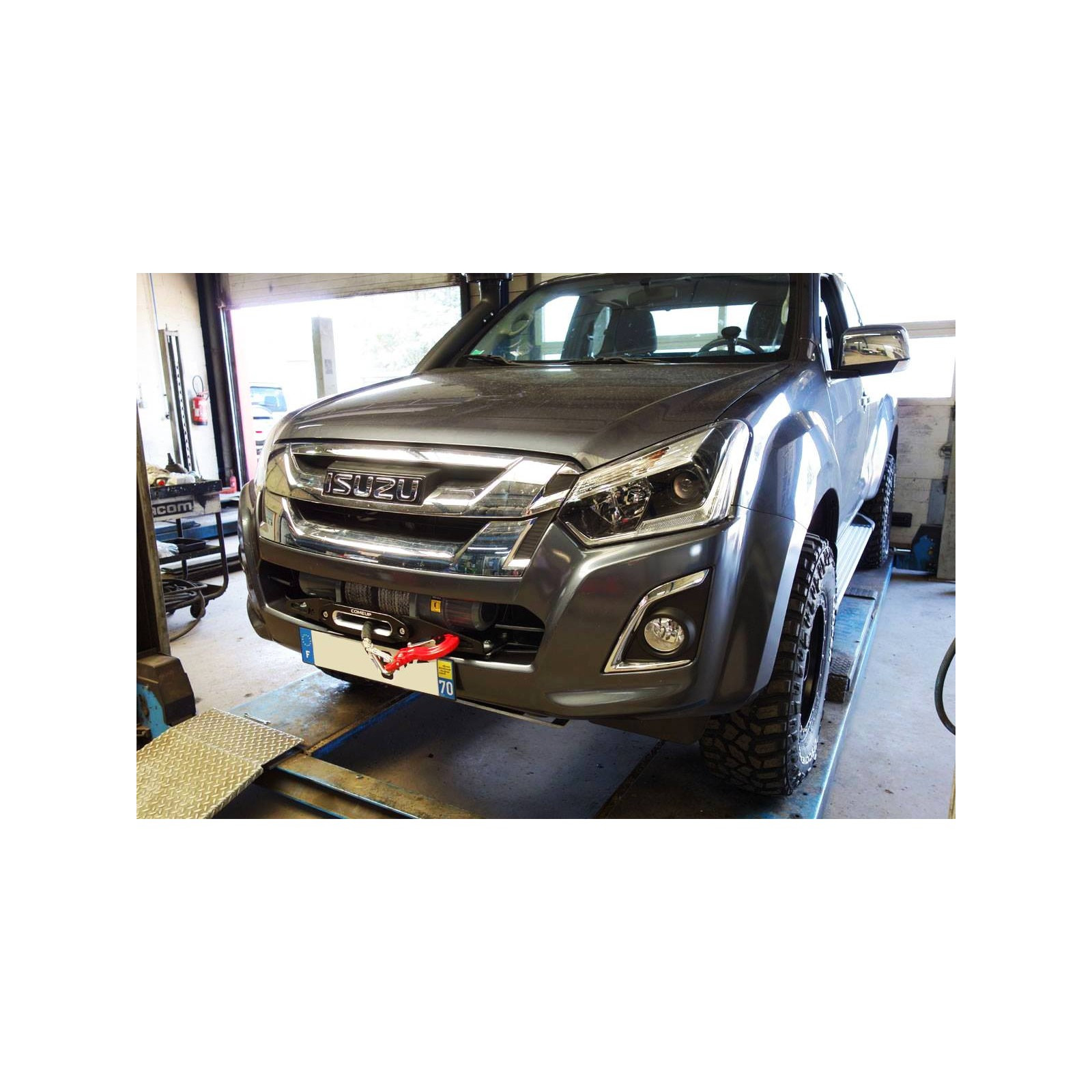 Platine de treuil intégrée au pare-chocs d'origine pour Isuzu D-Max 2012-2020 