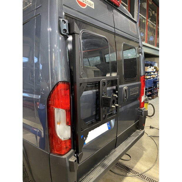 Porte roue de secours en inox sur porte arrière gauche Fiat Ducato-Campeo N4-OFFROAD 