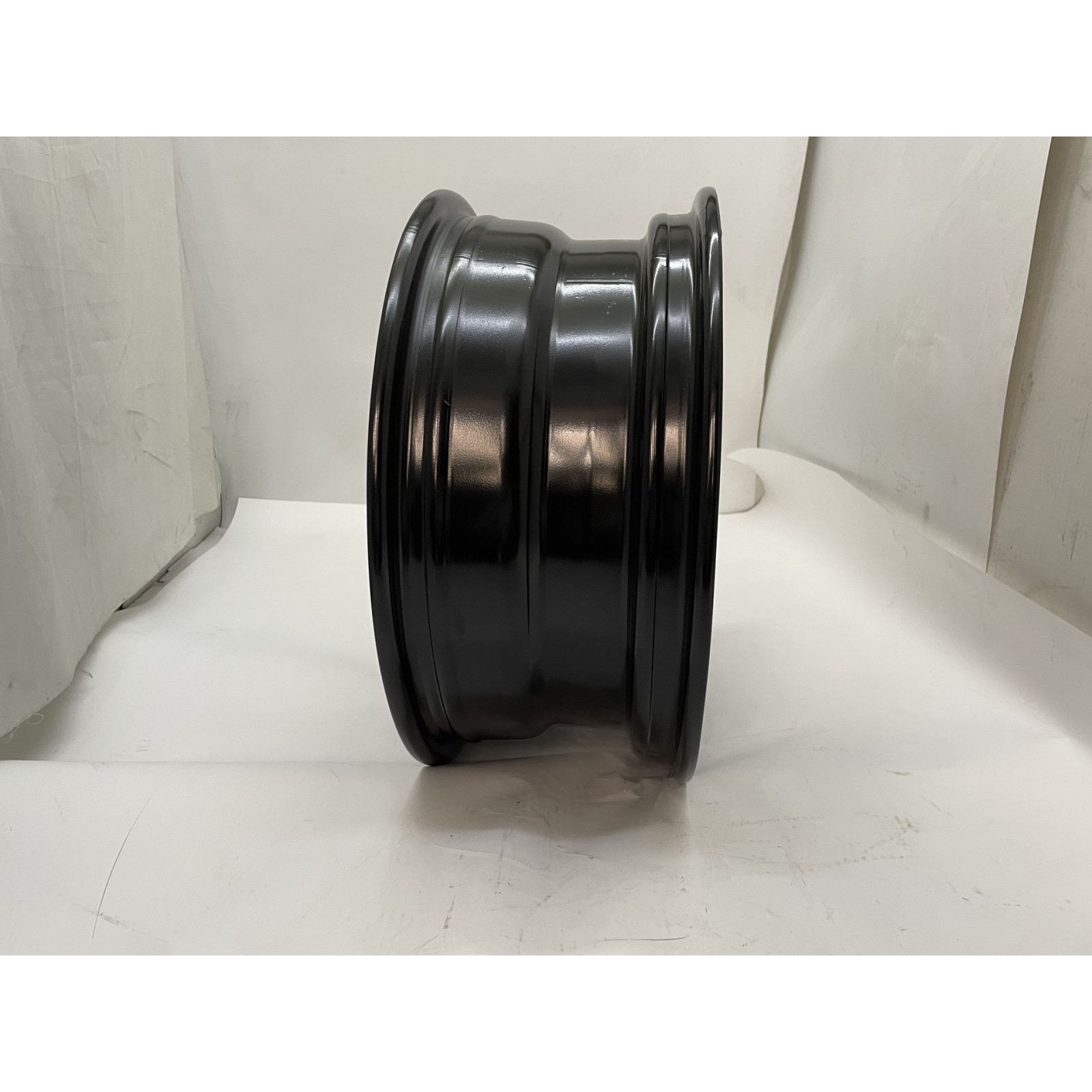 Jante acier Triangular noire 7x17 5x120 ET25 CB65.1 pour Volkswagen Amarok et Transporter T5 T6 N4-OFFROAD 