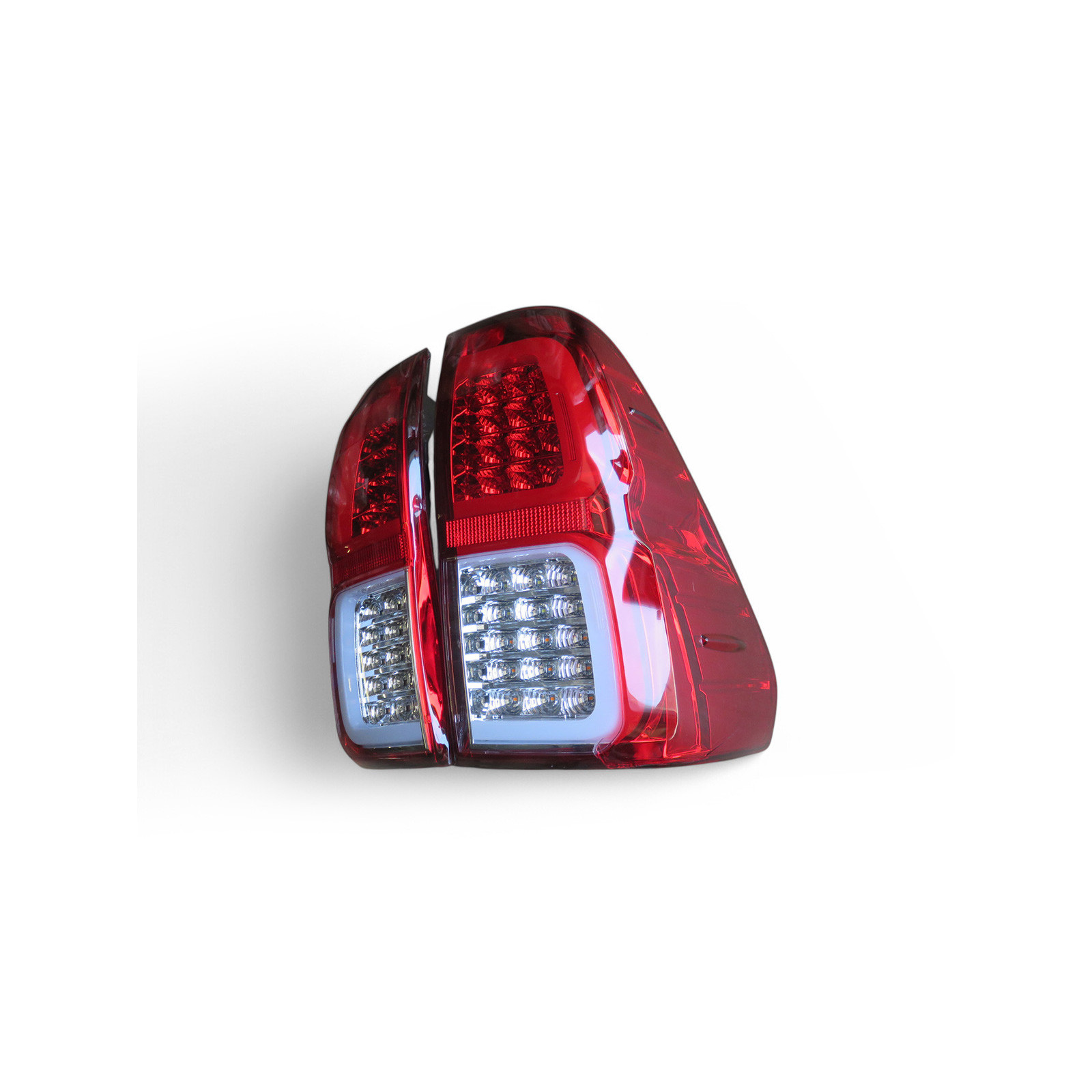 Paire de feux arrières à leds Hilux Revo - design origine avec leds 