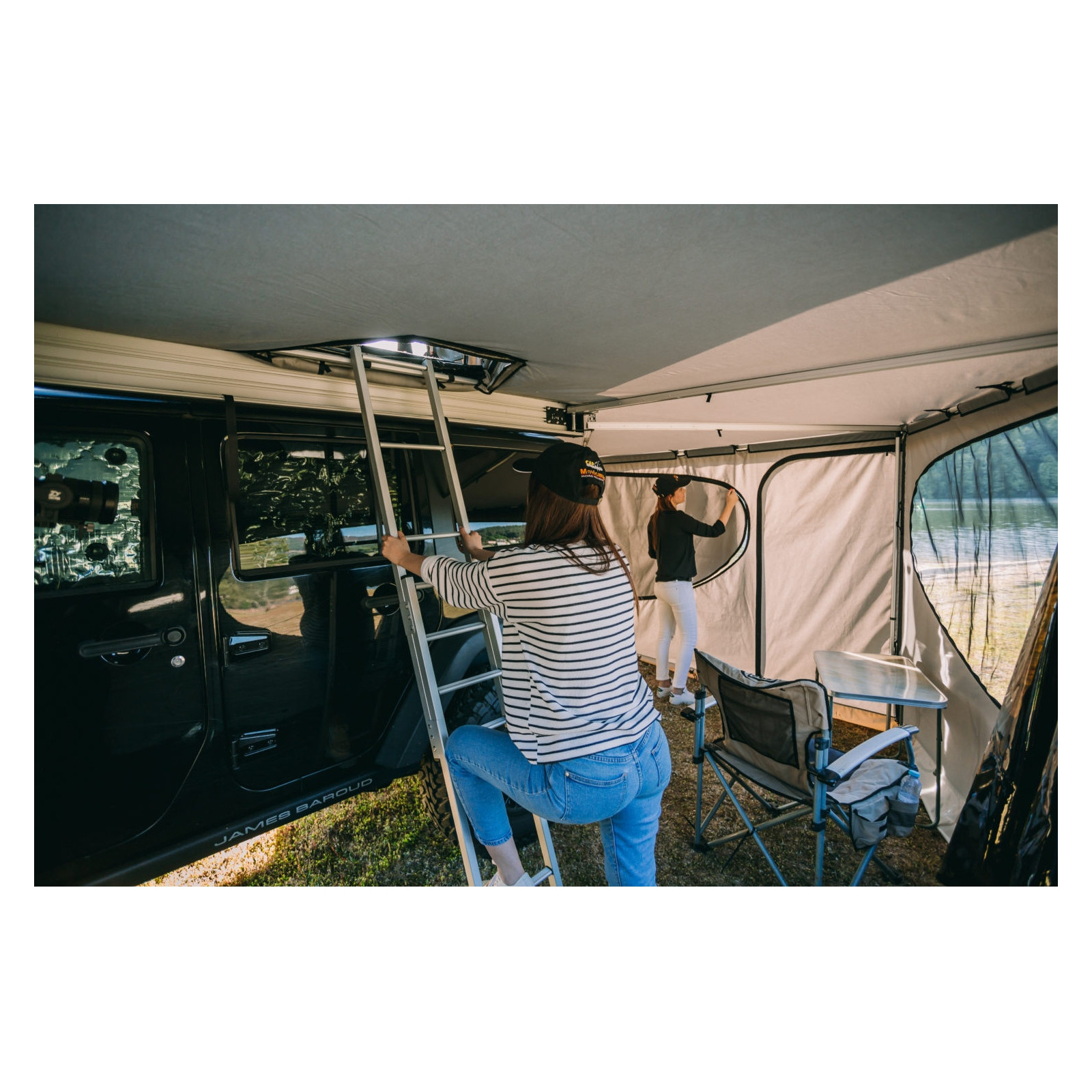 Tunnel Gauche JAMES BAROUD SPACE pour un accès direct à la tente depuis le auvent latéral JAMES BAROUD 