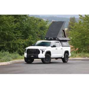 Hardtop Contour Full-size avec fenêtre Toyota Tundra benne 5.5" 2022+ Alu-Cab 