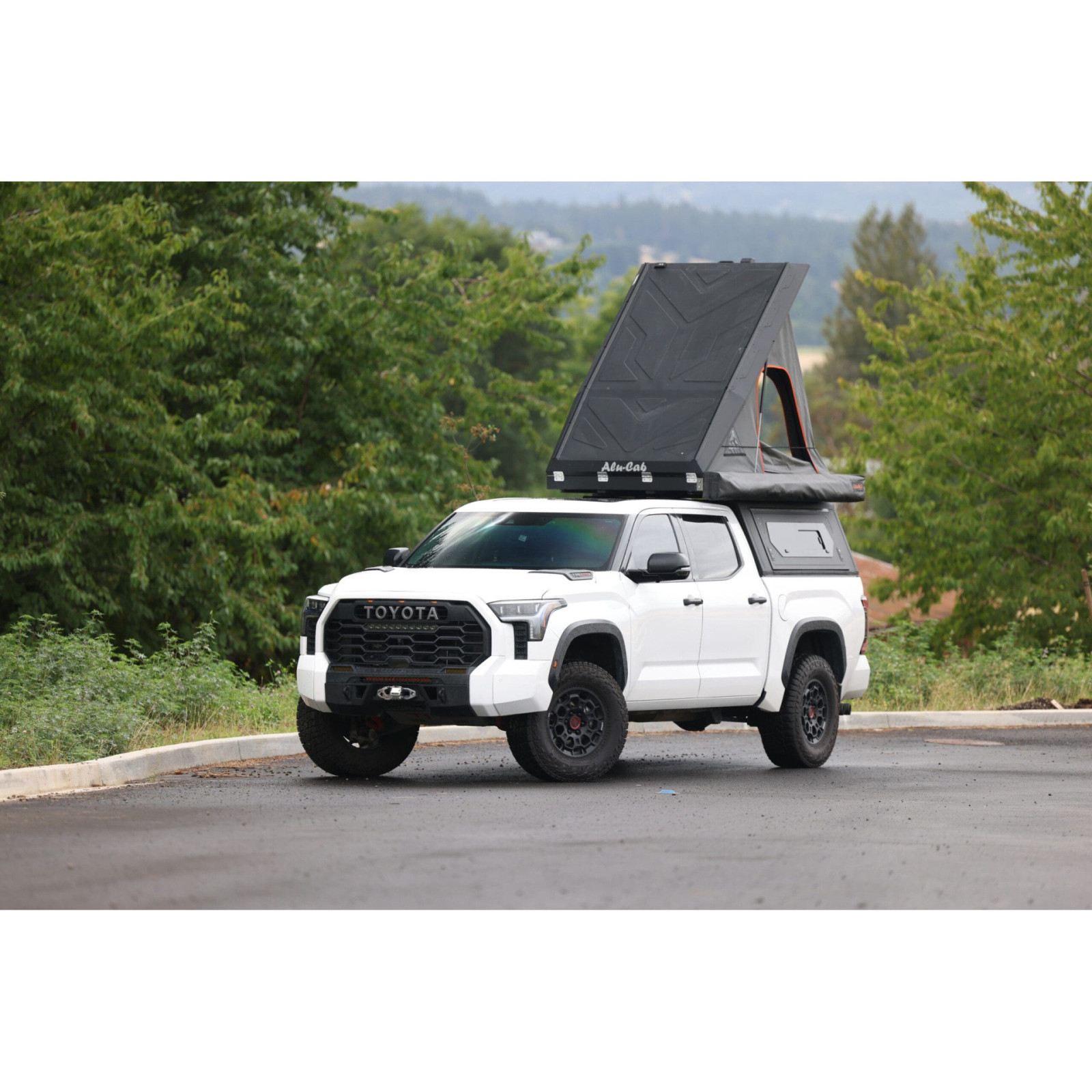 Hardtop Contour Full-size avec fenêtre Toyota Tundra benne 5.5" 2022+ Alu-Cab 