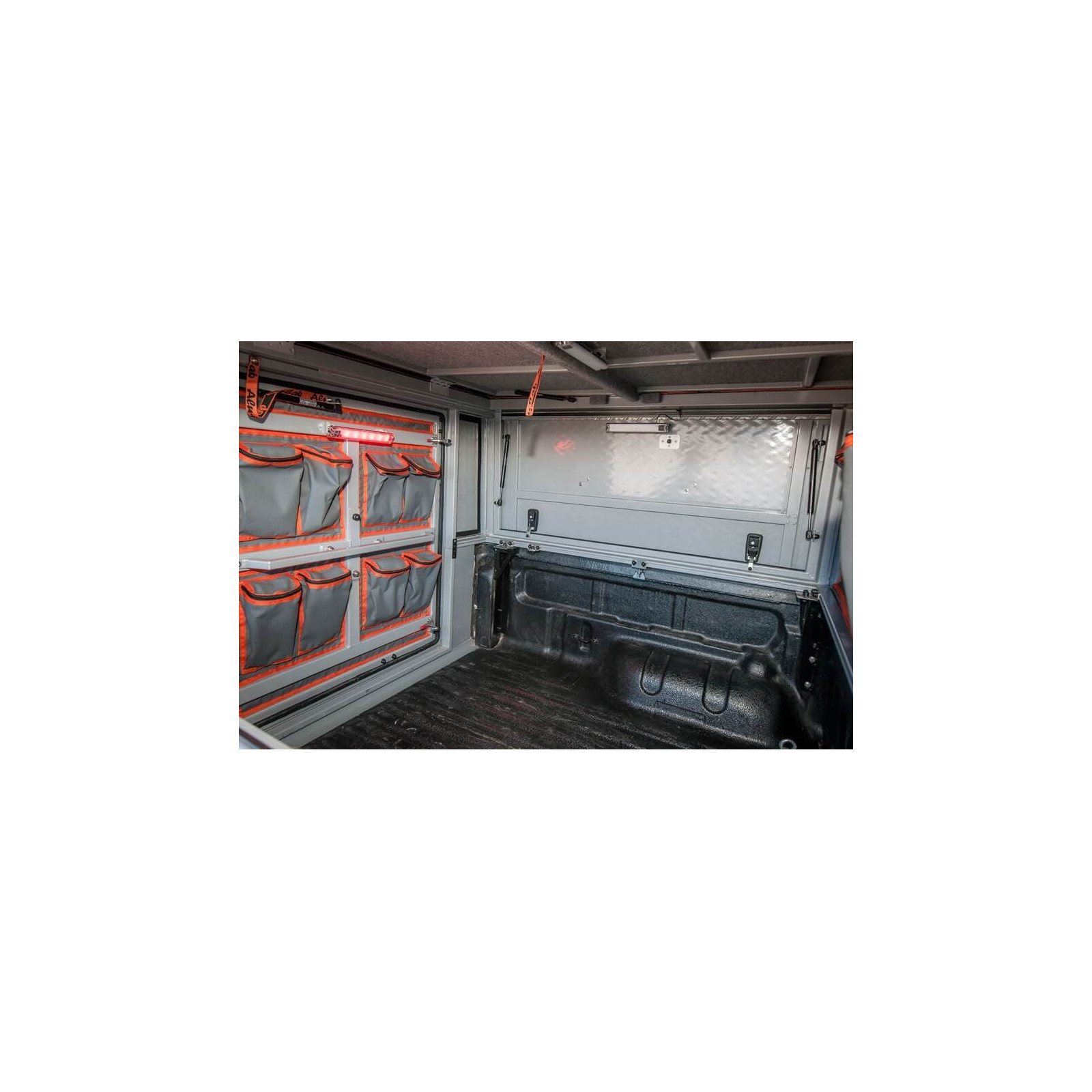 Sacs en toile coté porte hardtop camper Alu-Cab 