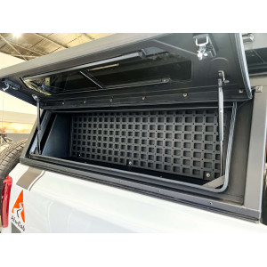 Grille 1250mm d'organisation pour compartiment latéral de hardtop Alu-Cab 