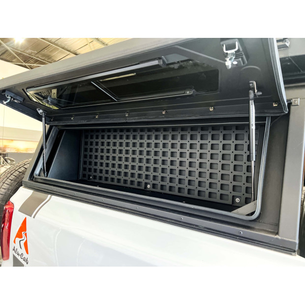 Grille 1250mm d'organisation pour compartiment latéral de hardtop Alu-Cab 