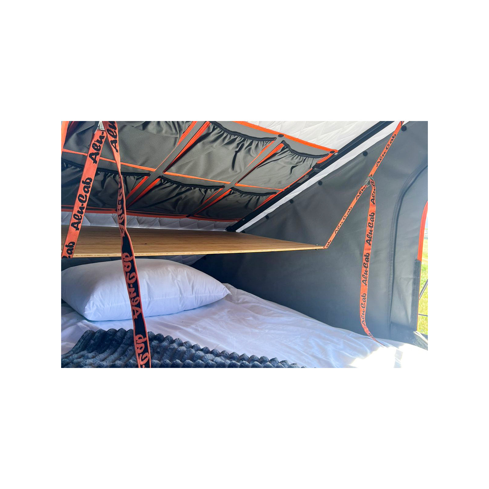 Table pliante intérieure Khaya Camper Icarus & Hercules toit relevable Alu-Cab 