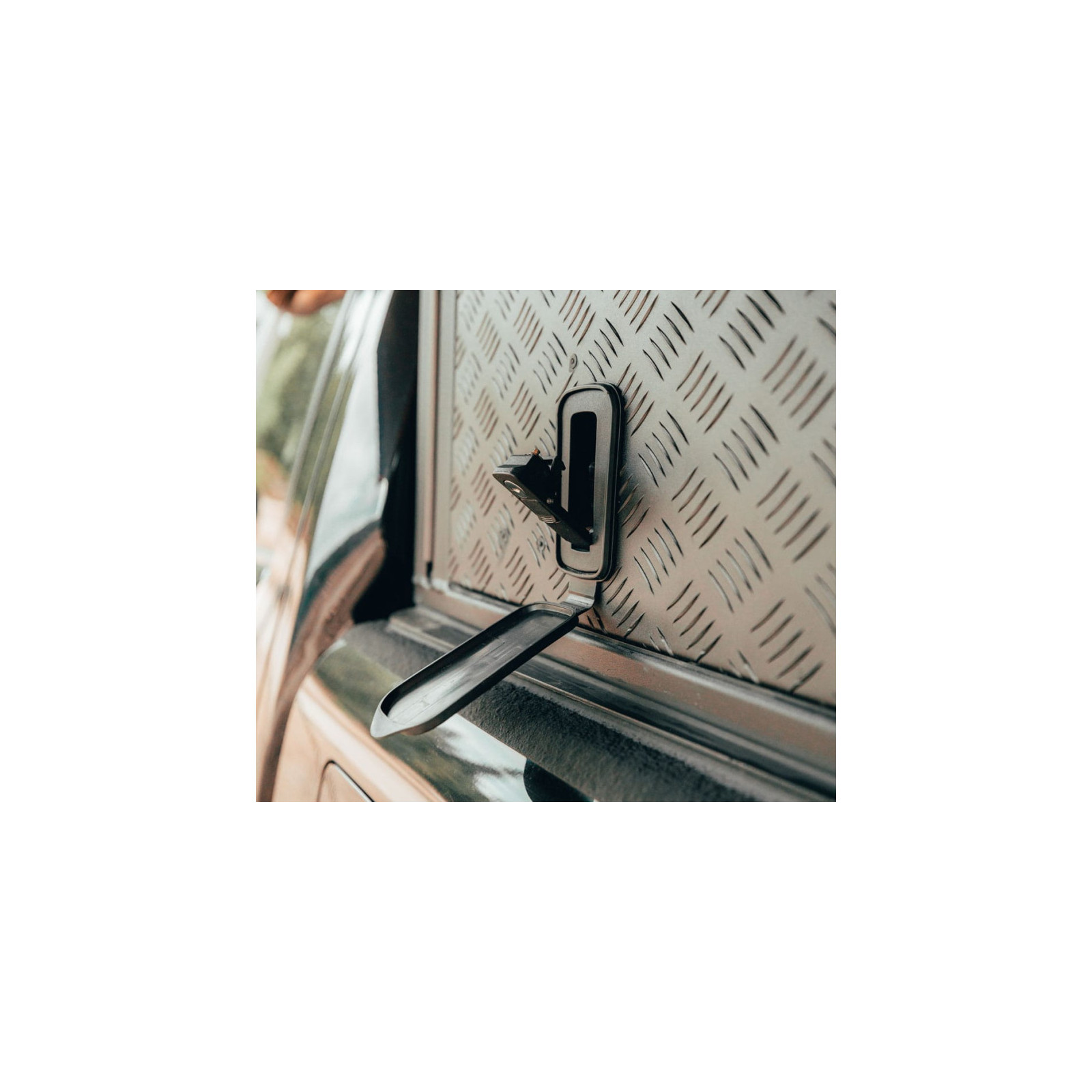 Couvercle de protection pour serrure de hard top Alu-Cab 