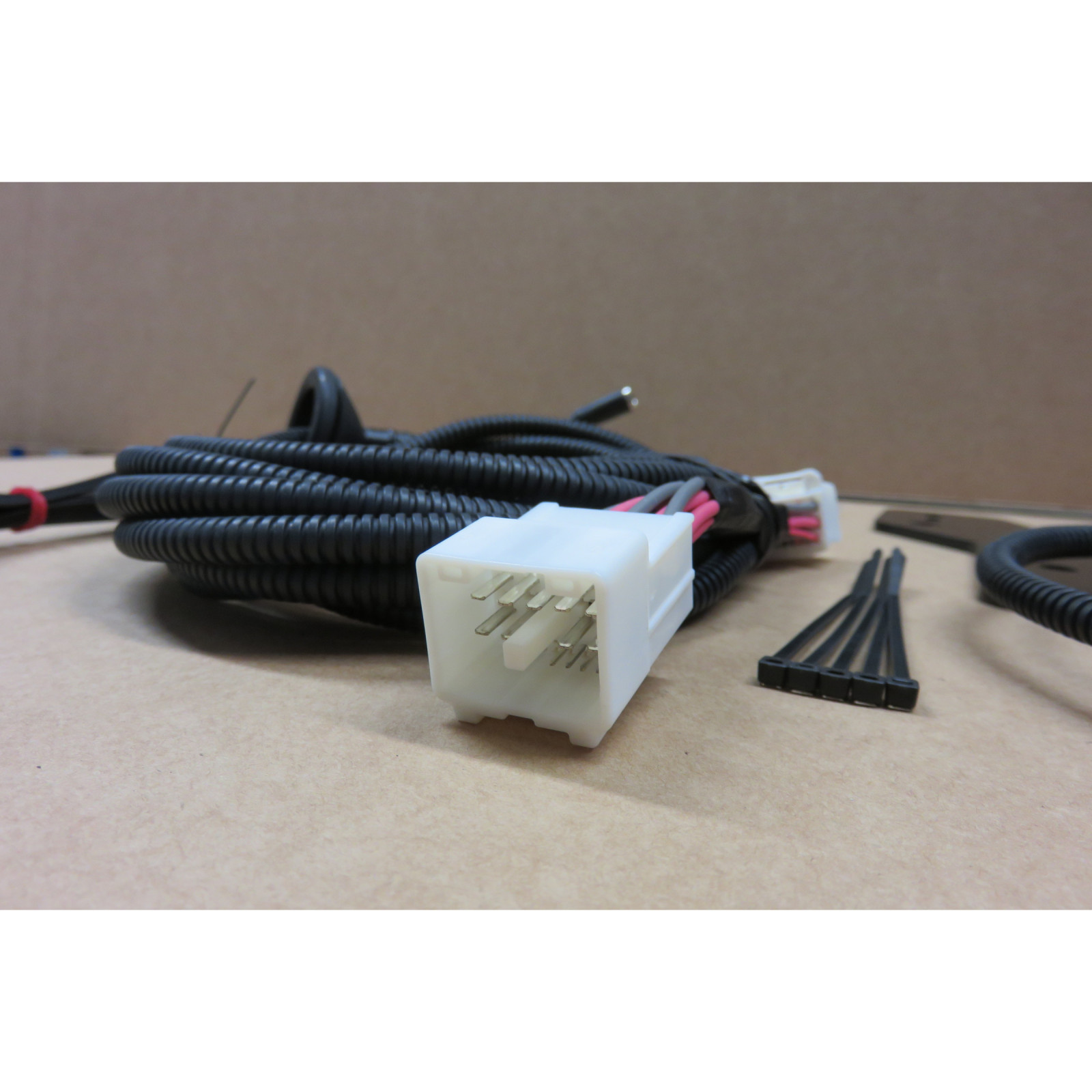 Relocalisation de camera de recul Kaymar Toyota VDJ200 