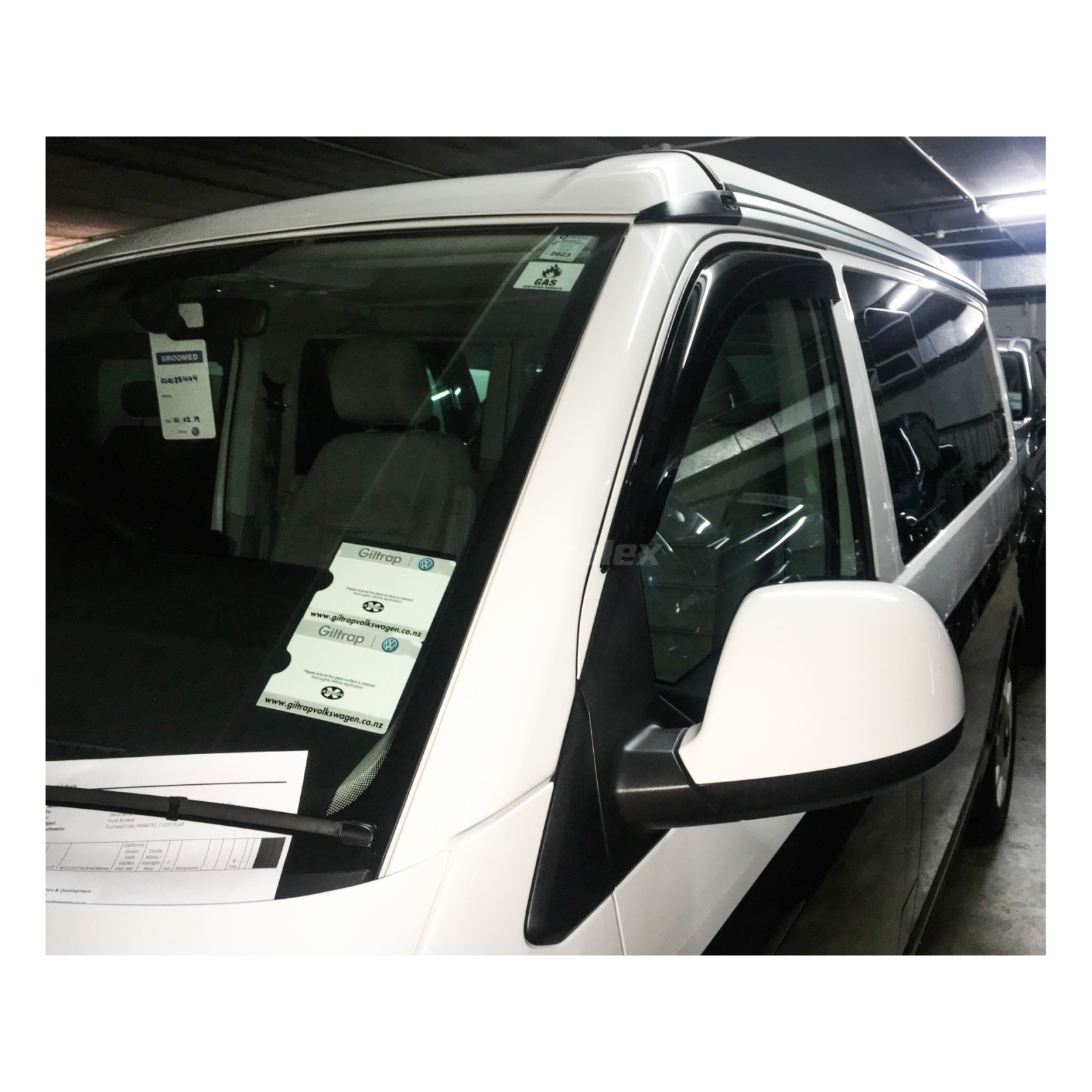 Jeu de 2 déflecteurs de vitre avant pour VW Transporter T5 T6 T6.1 - montage collé