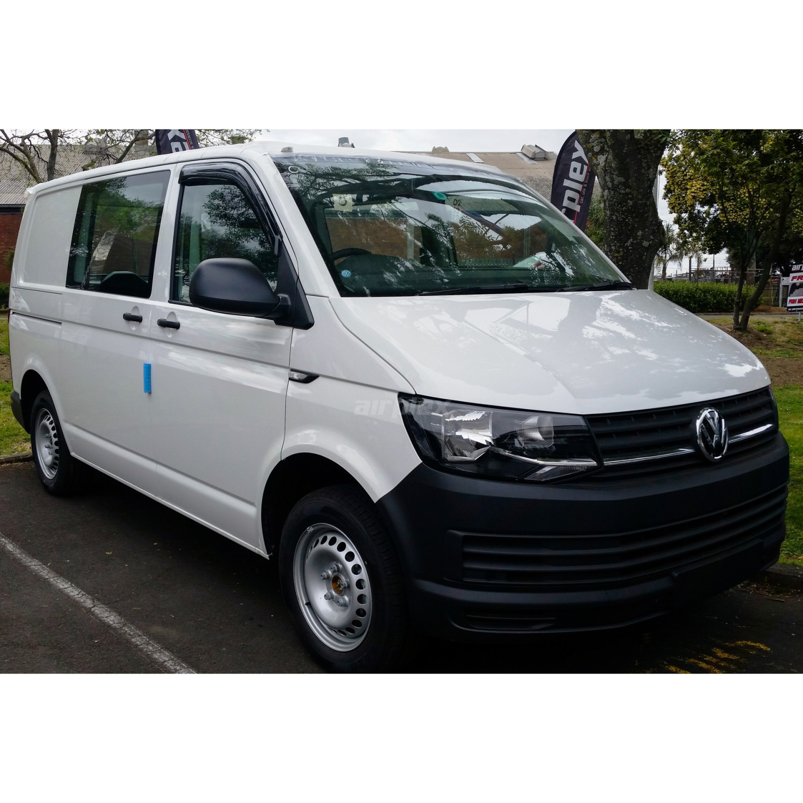 Jeu de 2 déflecteurs de vitre avant pour VW Transporter T5 T6 T6.1 - montage collé