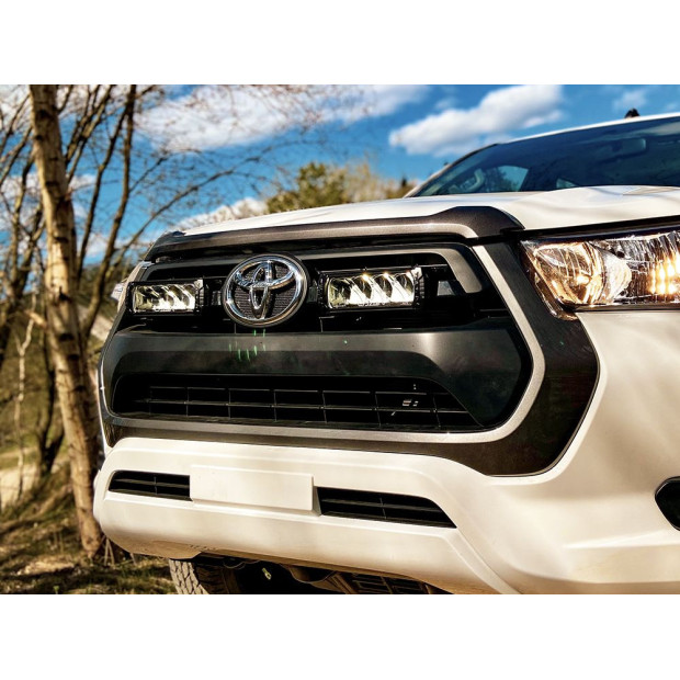KIT MONTAGE RRR4 & LINEAR 6 CALANDRE TOYOTA HILUX 2021+