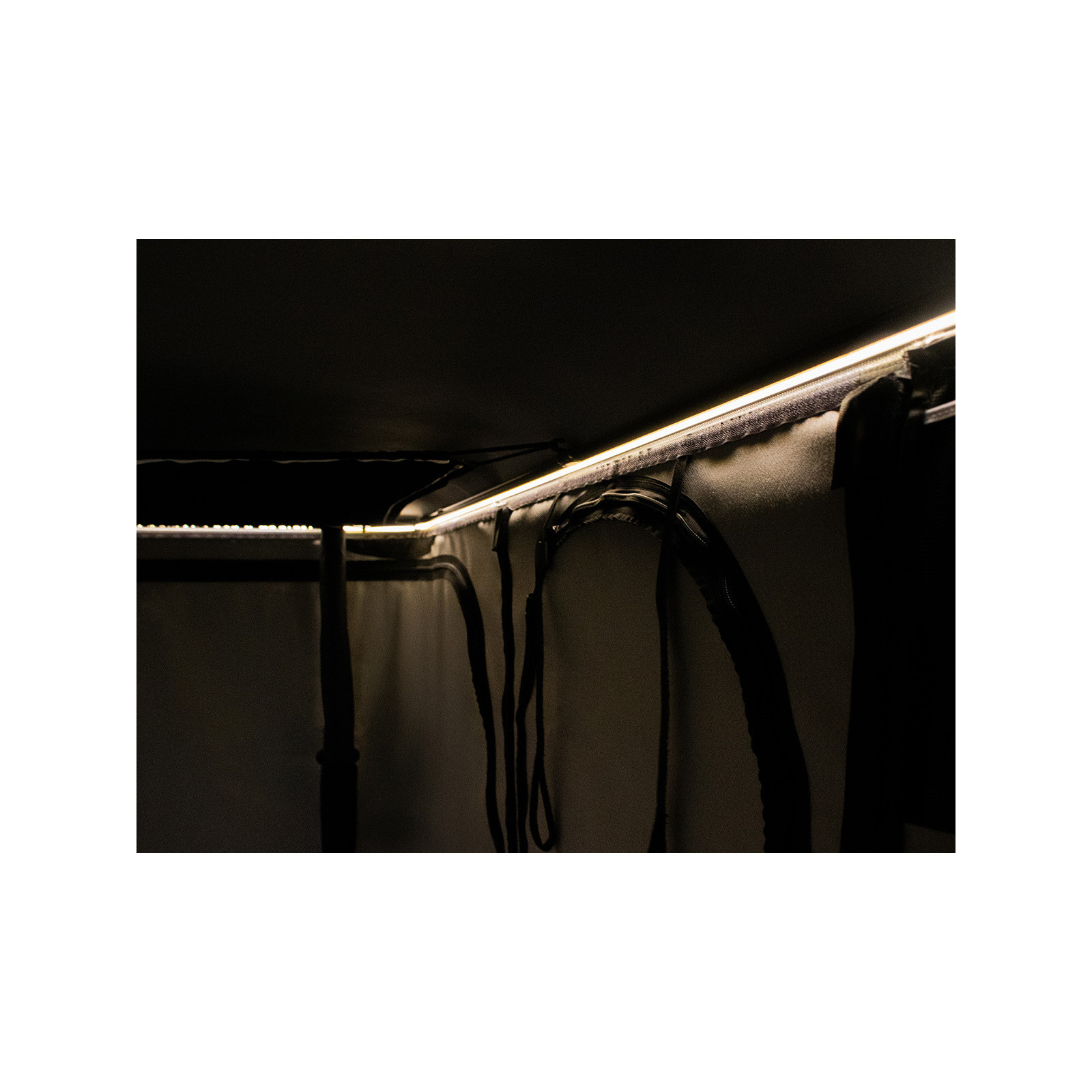 Kit éclairage intérieur à leds James Baroud pour tente de toit gamme Frontier