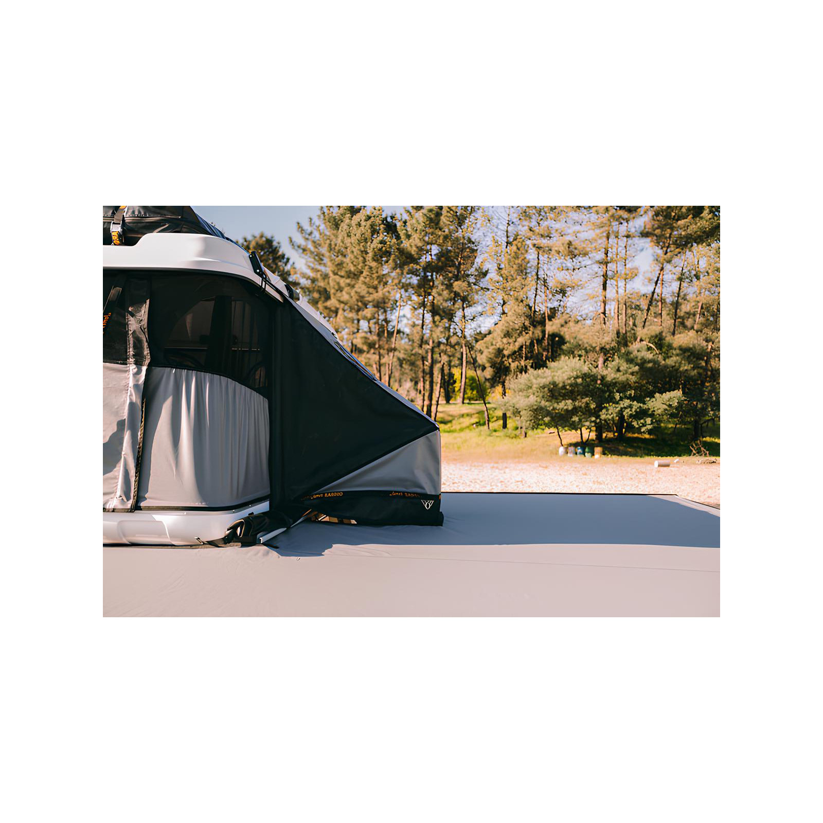 Tunnel de store entrée 70cm côté droit pour tente de toit Space James Baroud