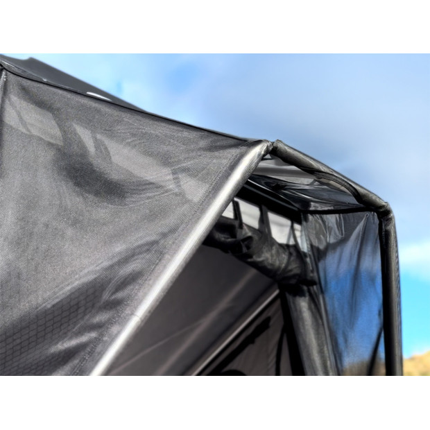 Avancée protection pluie et soleil James Baroud pour tente de toit Odyssey M et L