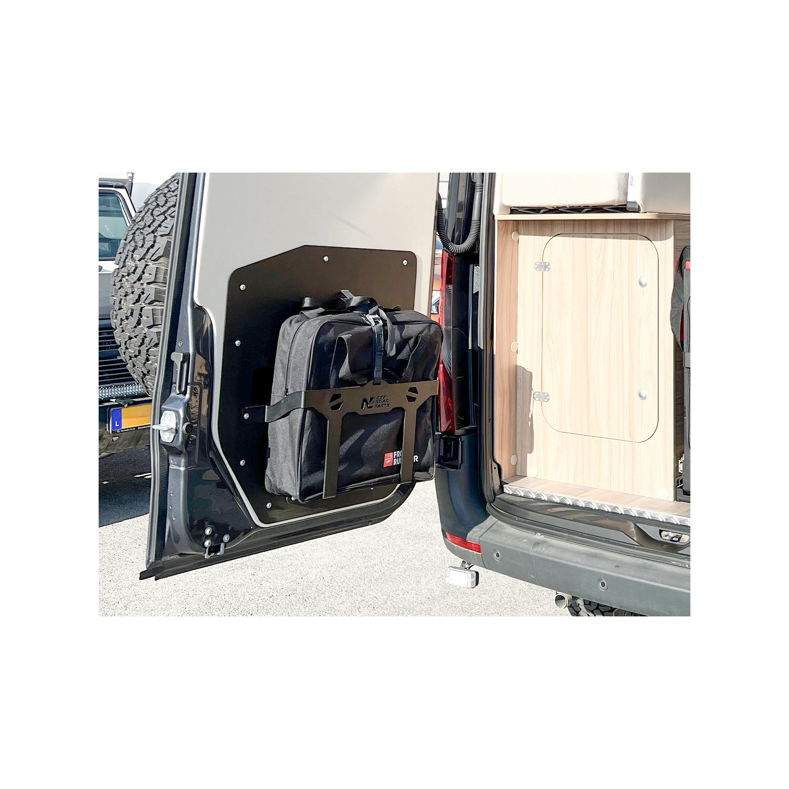 Support chaises Front Runner porte arrière Mercedes Sprinter W907 N4-Offroad