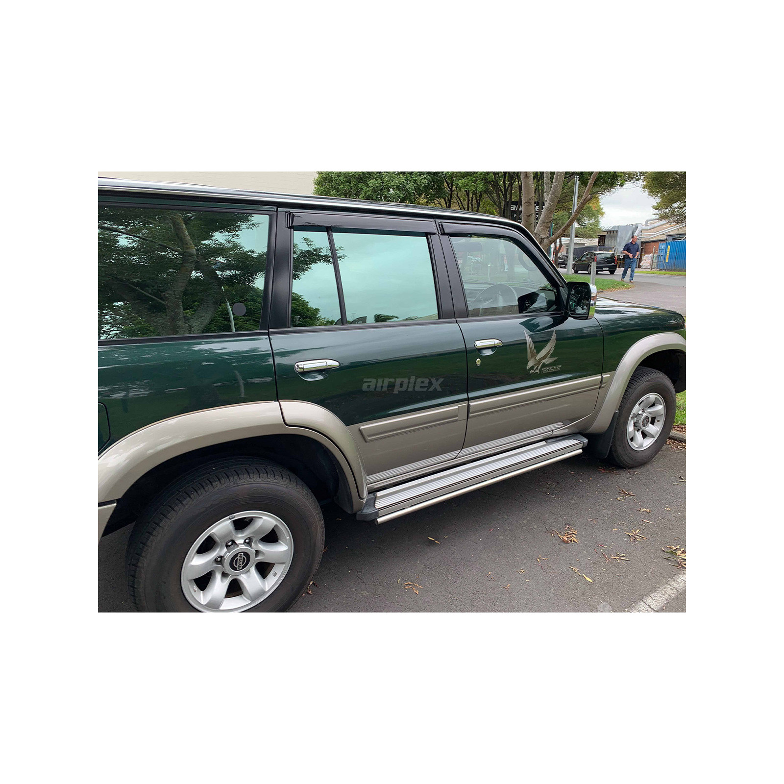 Jeu 4 déflecteurs vitre avant et arrière Nissan Patrol GR Y61