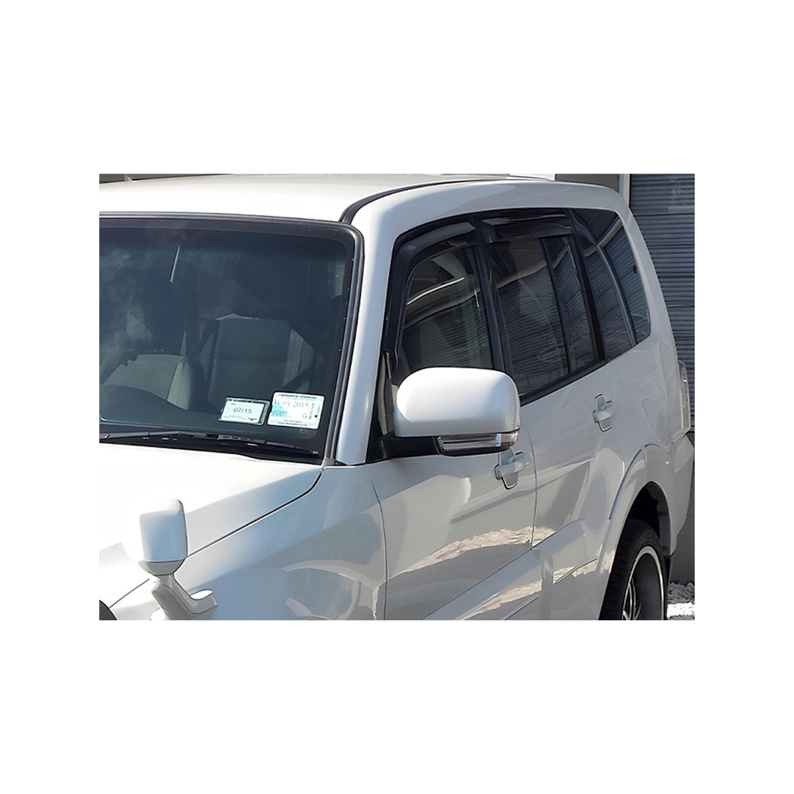 Jeu 4 déflecteurs de vitre avant et arrière Mitsubishi Pajero 2