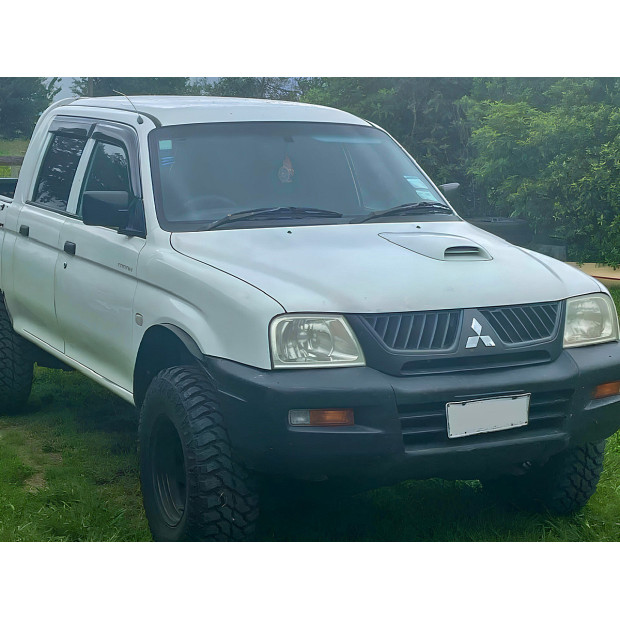 Jeu 4 déflecteurs vitre avant et arrière Mitsubishi L200 K74 1997-2006
