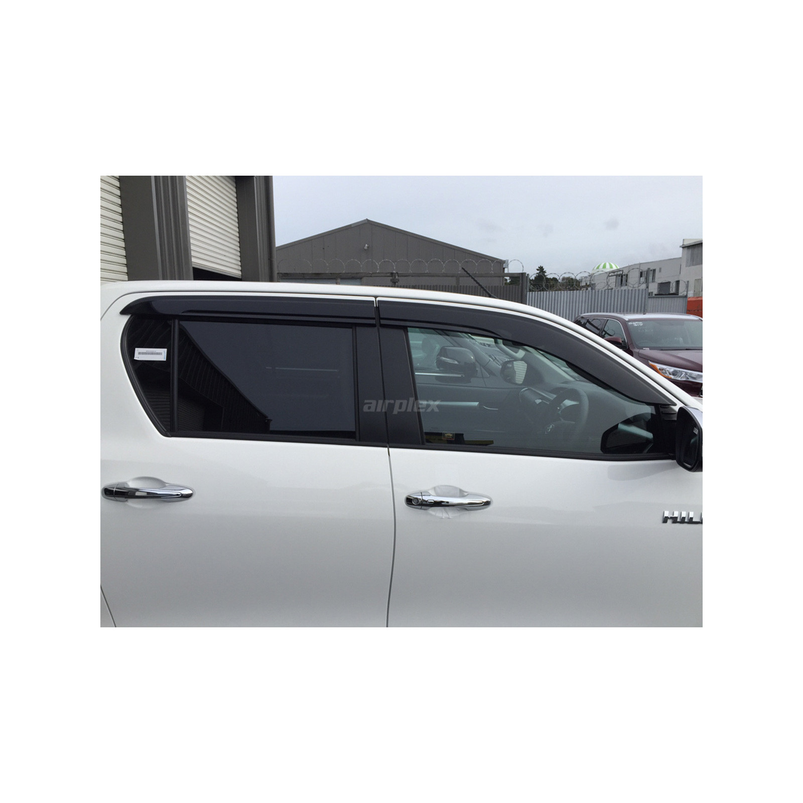 Jeu 4 déflecteurs vitre avant et arrière Hilux Revo