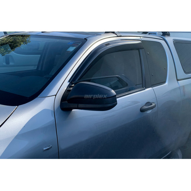Jeu 2 déflecteurs de vitre avant Hilux Revo simple et Xtra cabine - montage collé