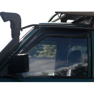 Jeu 2 déflecteurs vitre avant Nissan Patrol GR Y60