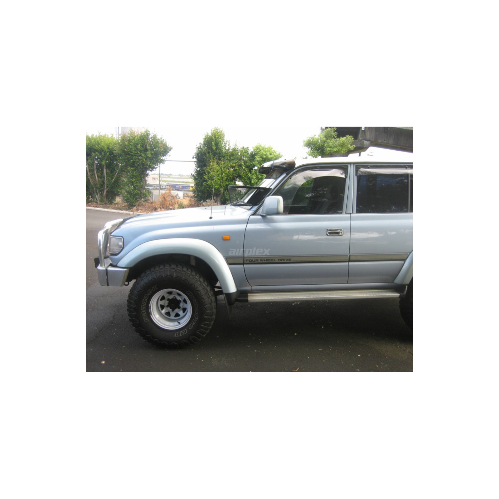 Déflecteur de vitre avant gauche HDJ80 - Gros modèle Airplex