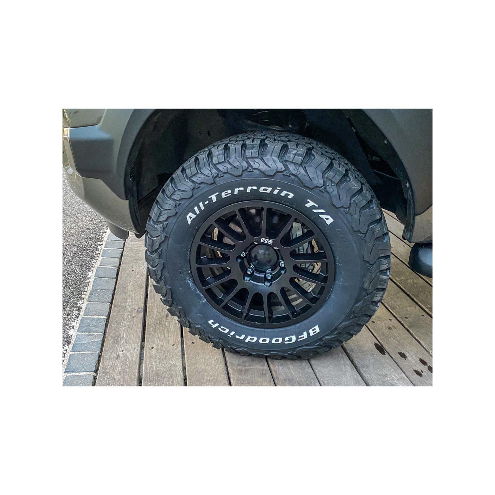 Jante Alu Braid Winrace S Noire 8x17 6x139.7 ET5 Toyota Hilux et Land Cruiser