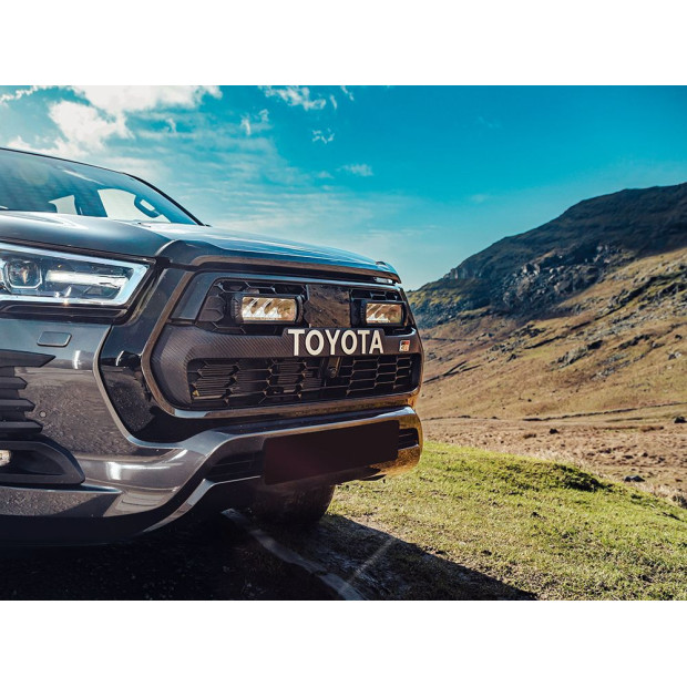 KIT MONTAGE RRR4 CALANDRE TOYOTA HILUX GR SPORT 2023+