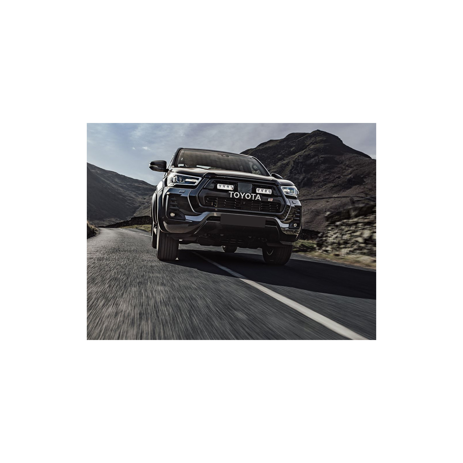 KIT MONTAGE RRR4 CALANDRE TOYOTA HILUX GR SPORT 2023+