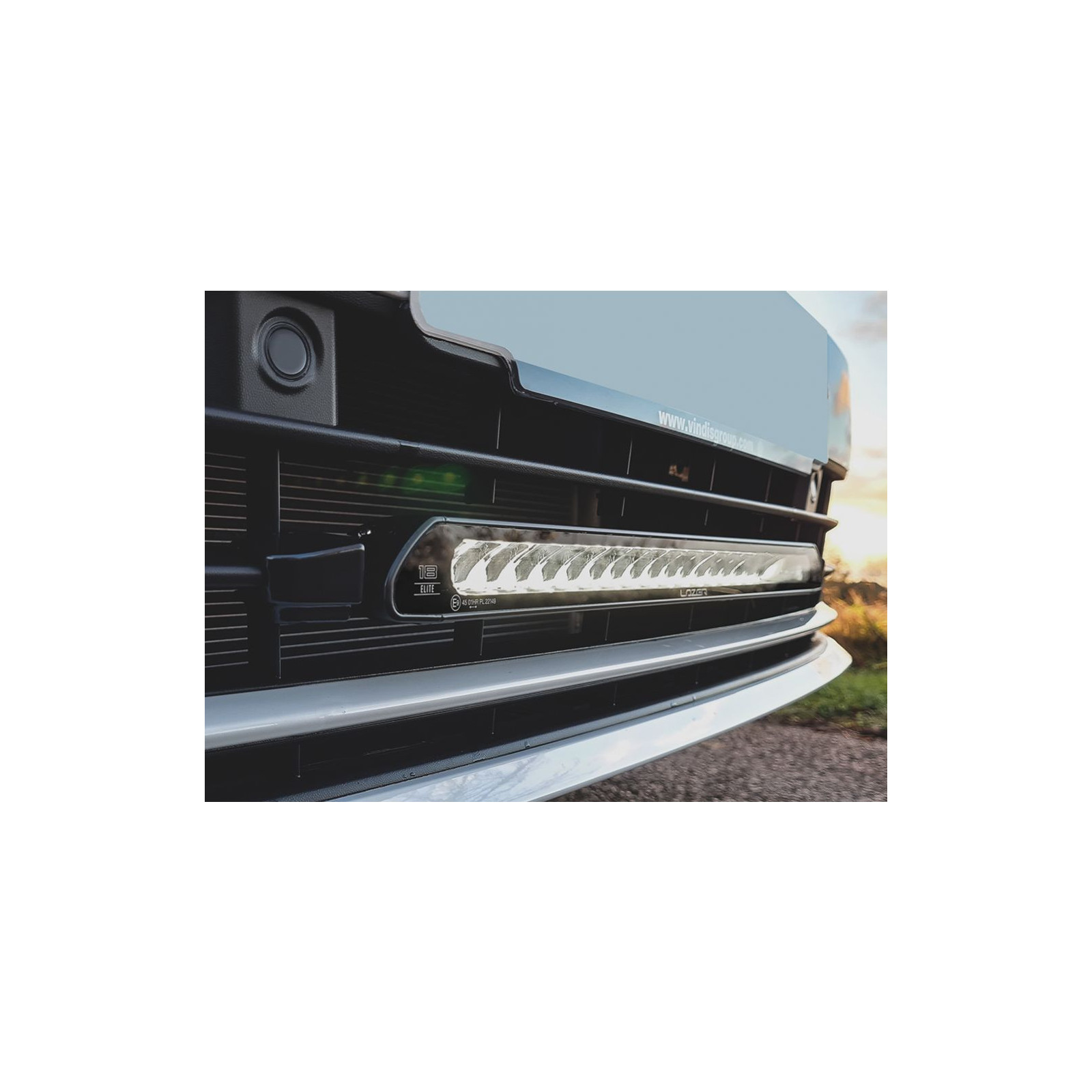 KIT MONTAGE LINEAR 18 CALANDRE VW GOLF MK8 2020+