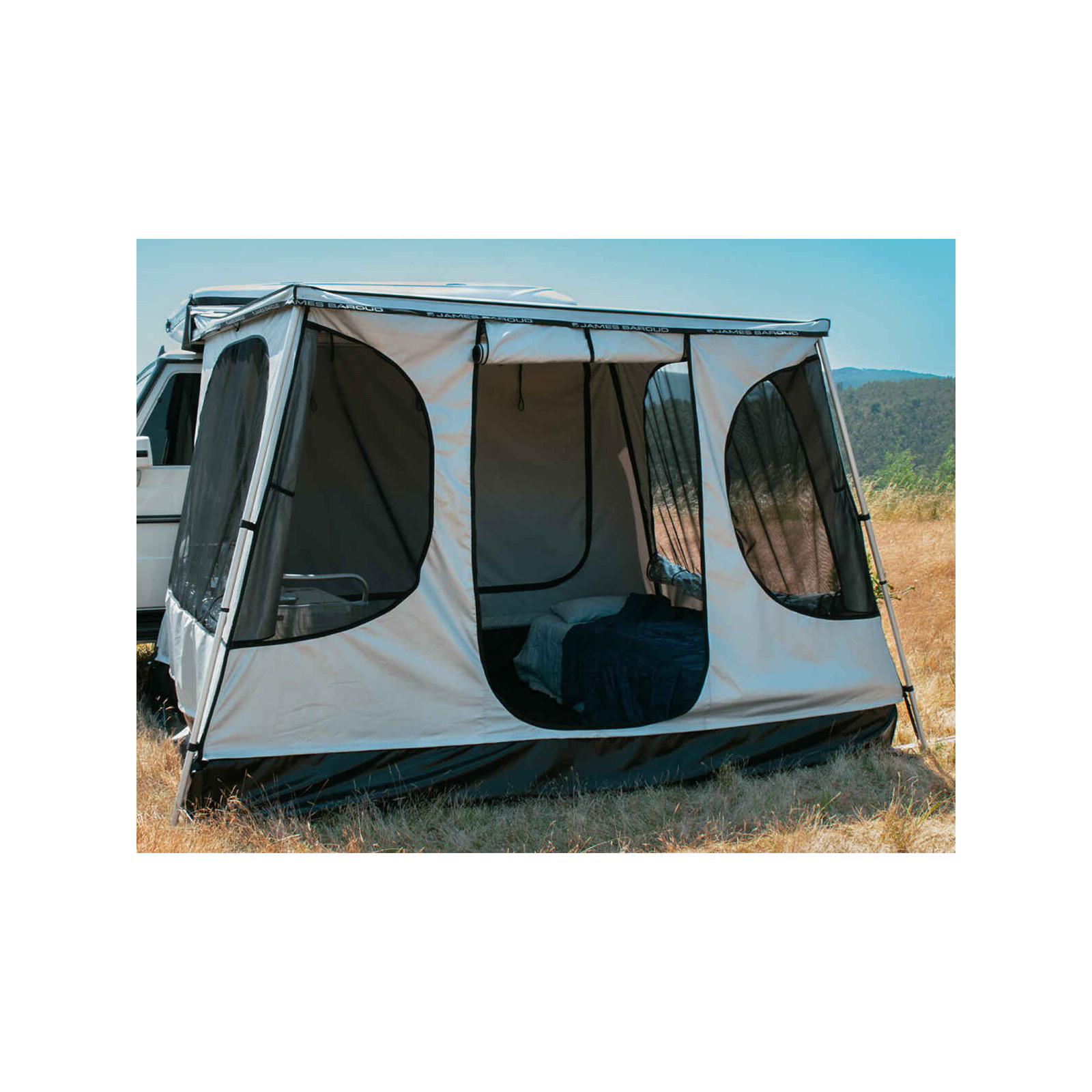 Store avec espace de vie James Baroud Family Room