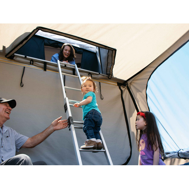 Store avec espace de vie James Baroud Family Room