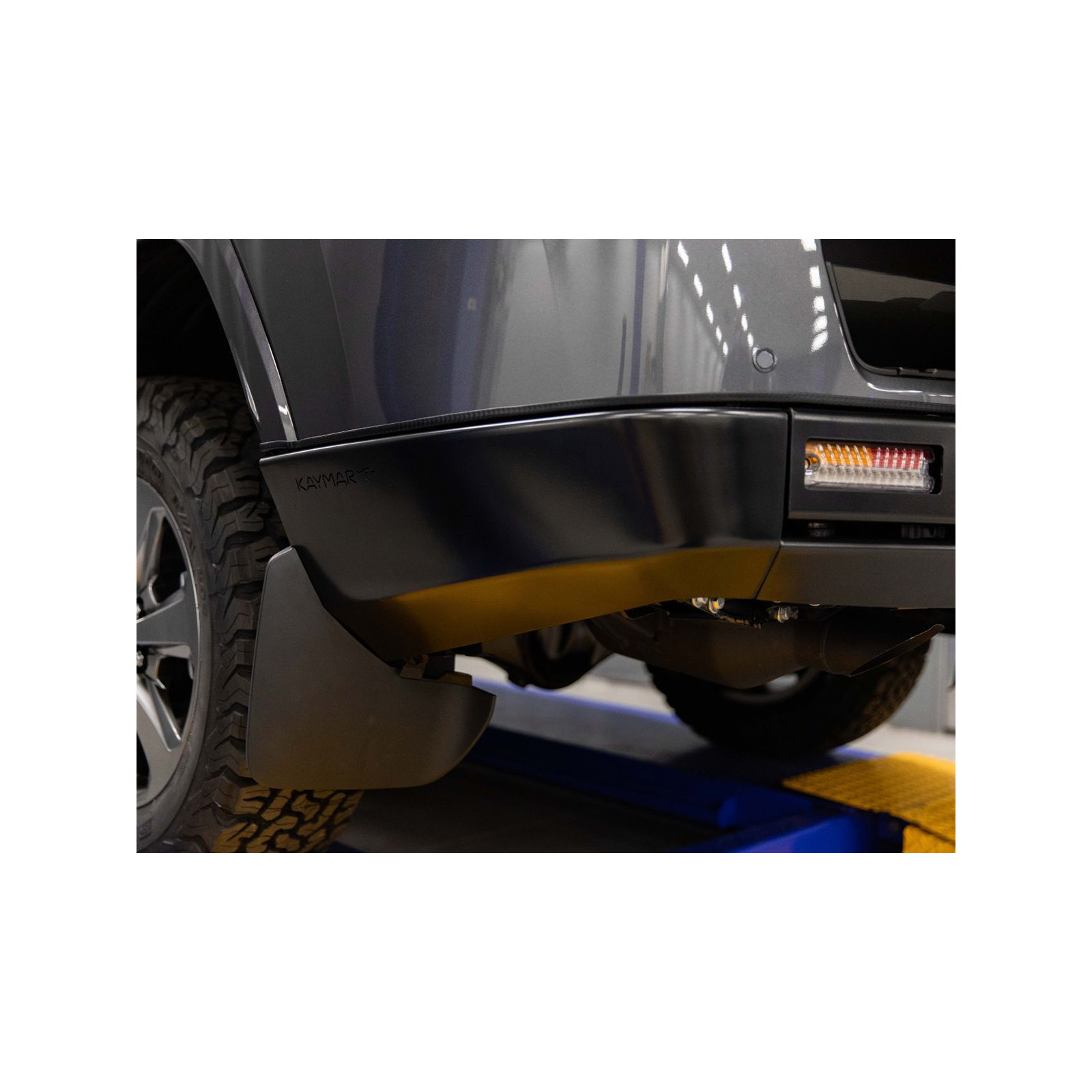 Pare Choc Arrière Kaymar avec radar Toyota Land Cruiser 300