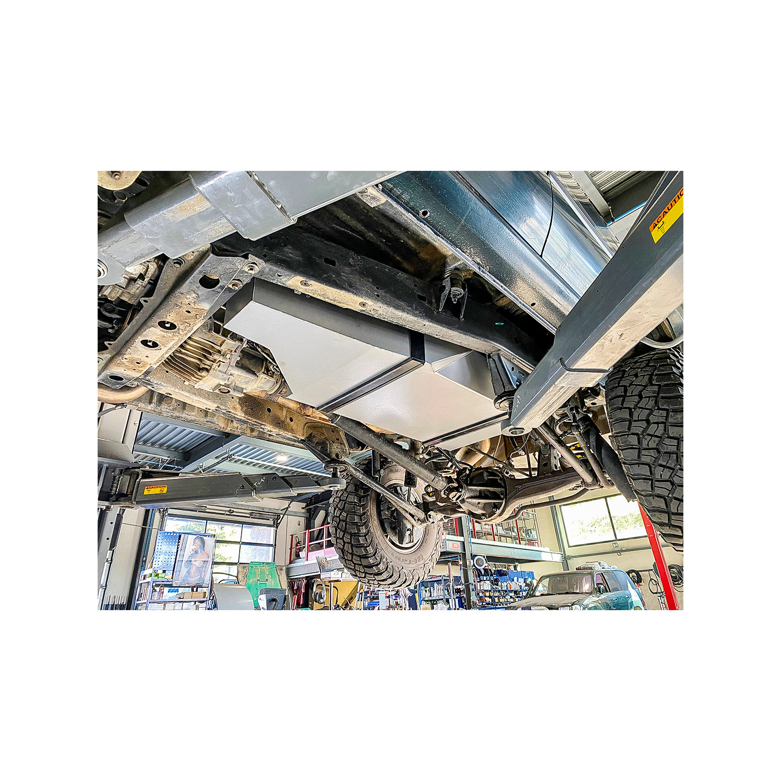 Reservoir LRA Toyota Landcruiser HDJ80 145L remplacement - boite mécanique