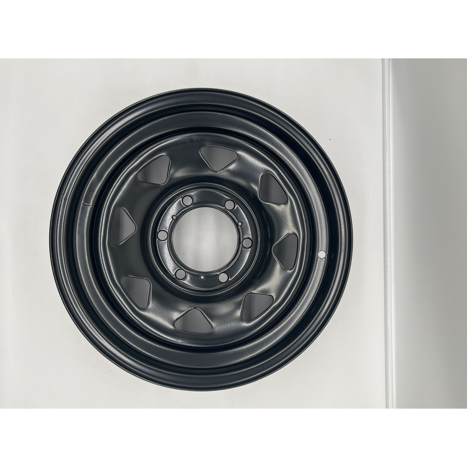 Jante acier Triangular noire 7x16 6x139.7 Toyota Hilux IFS 4Runner N4-Offroad