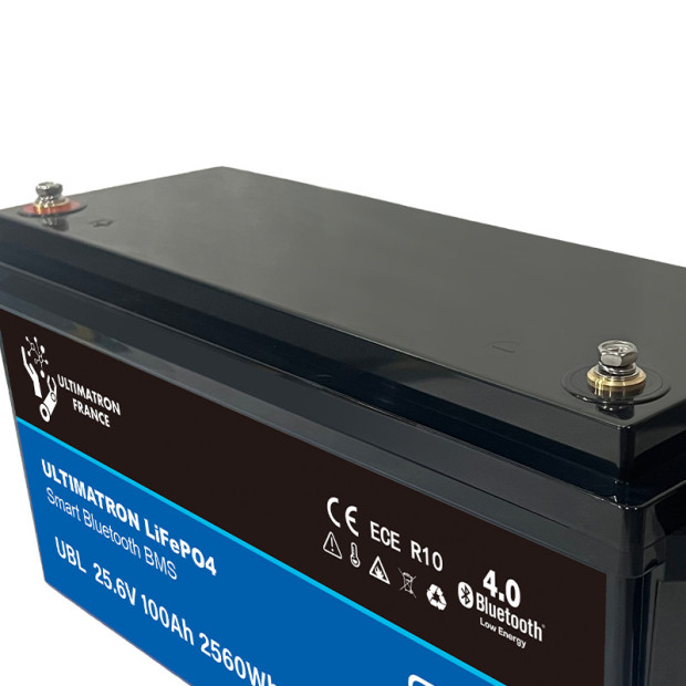 Batterie lithium LiFePO4 ULTIMATRON 25.6V 100Ah avec Bluetooth et Smart BMS intégré