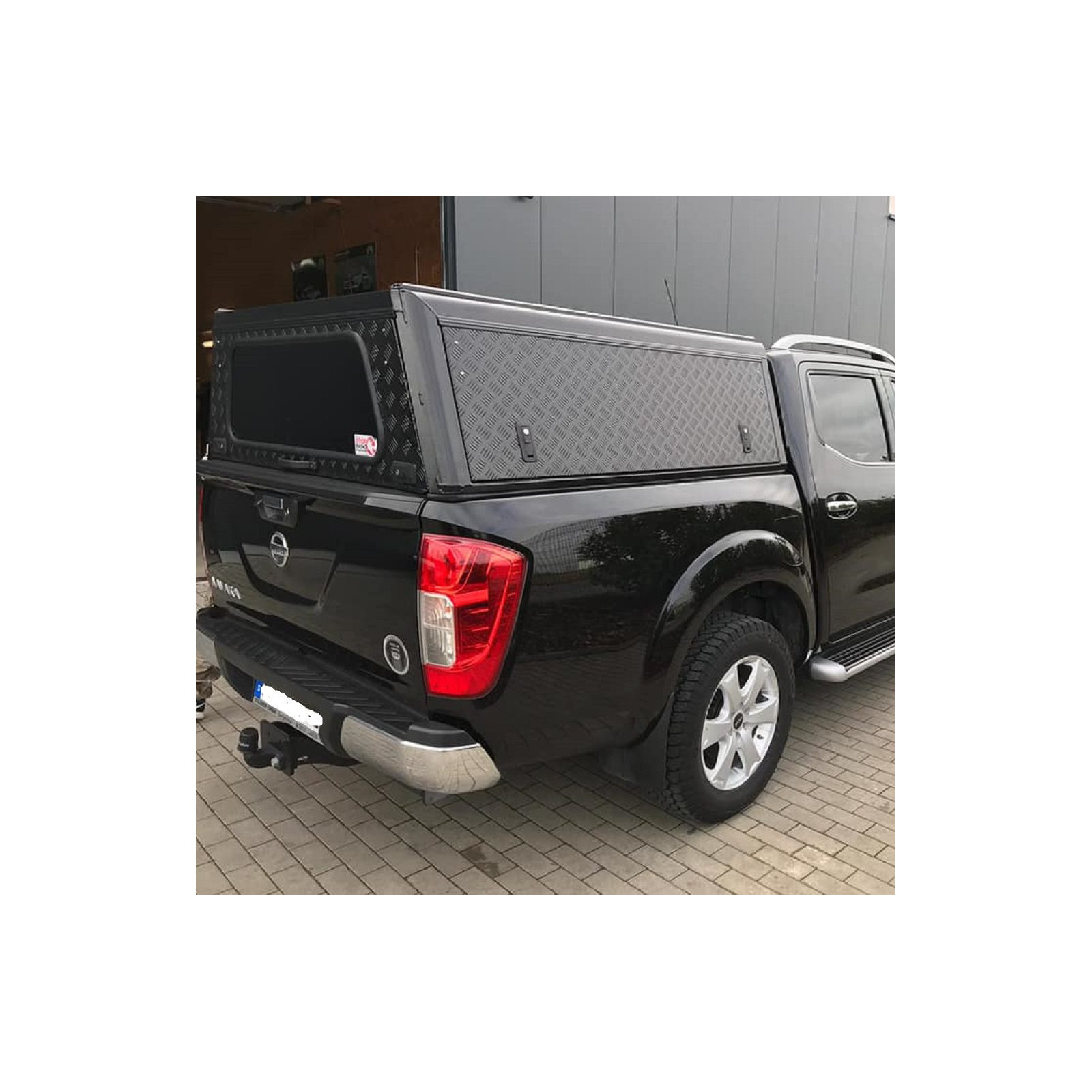 Hardtop ALU-CAB Explorer pour Nissan Navara NP300 2016+ D/Cab - noir - parois larmées