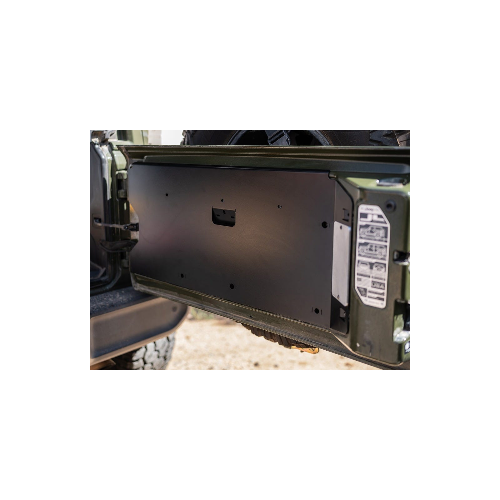 Platine support pour installation d’une tablette rabattable FRONT RUNNER TBRA034 sur porte arrière de Jeep Wrangler JL/JLU