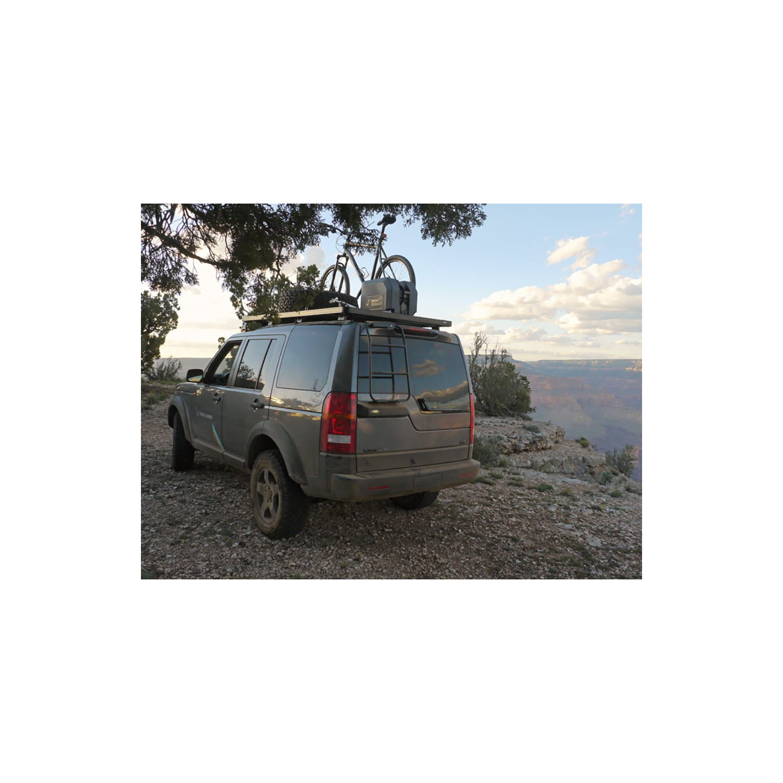 Echelle arrière FRONT RUNNER pour Land Rover Discovery III et IV • LALD004