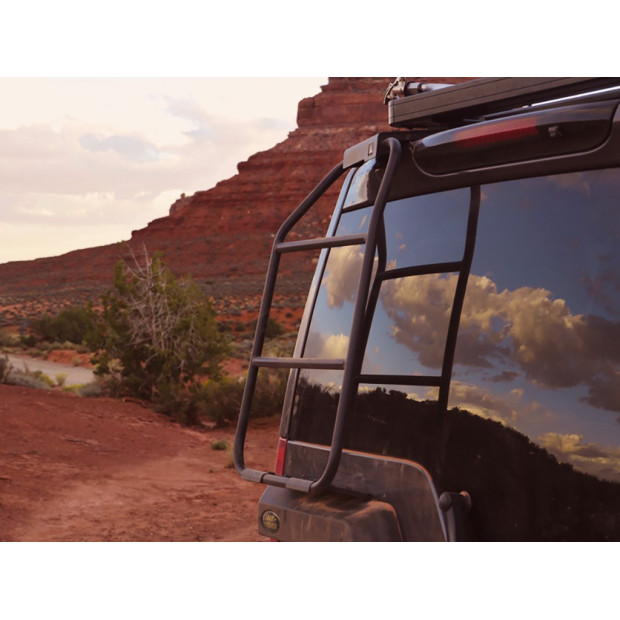 Echelle arrière FRONT RUNNER pour Land Rover Discovery III et IV • LALD004