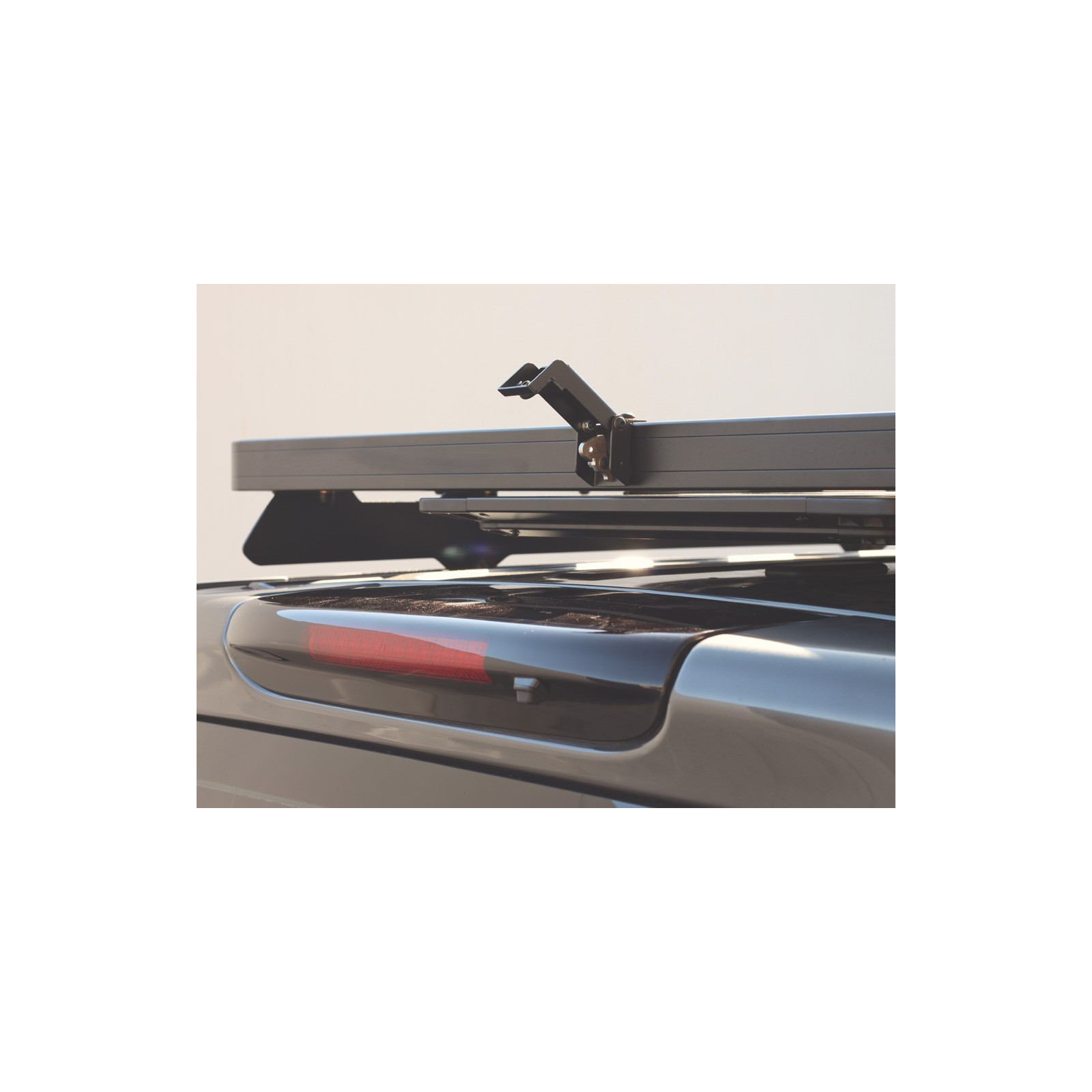 Support de rangement sous galerie des tables de camping Pro FRONT RUNNER • TBRA016