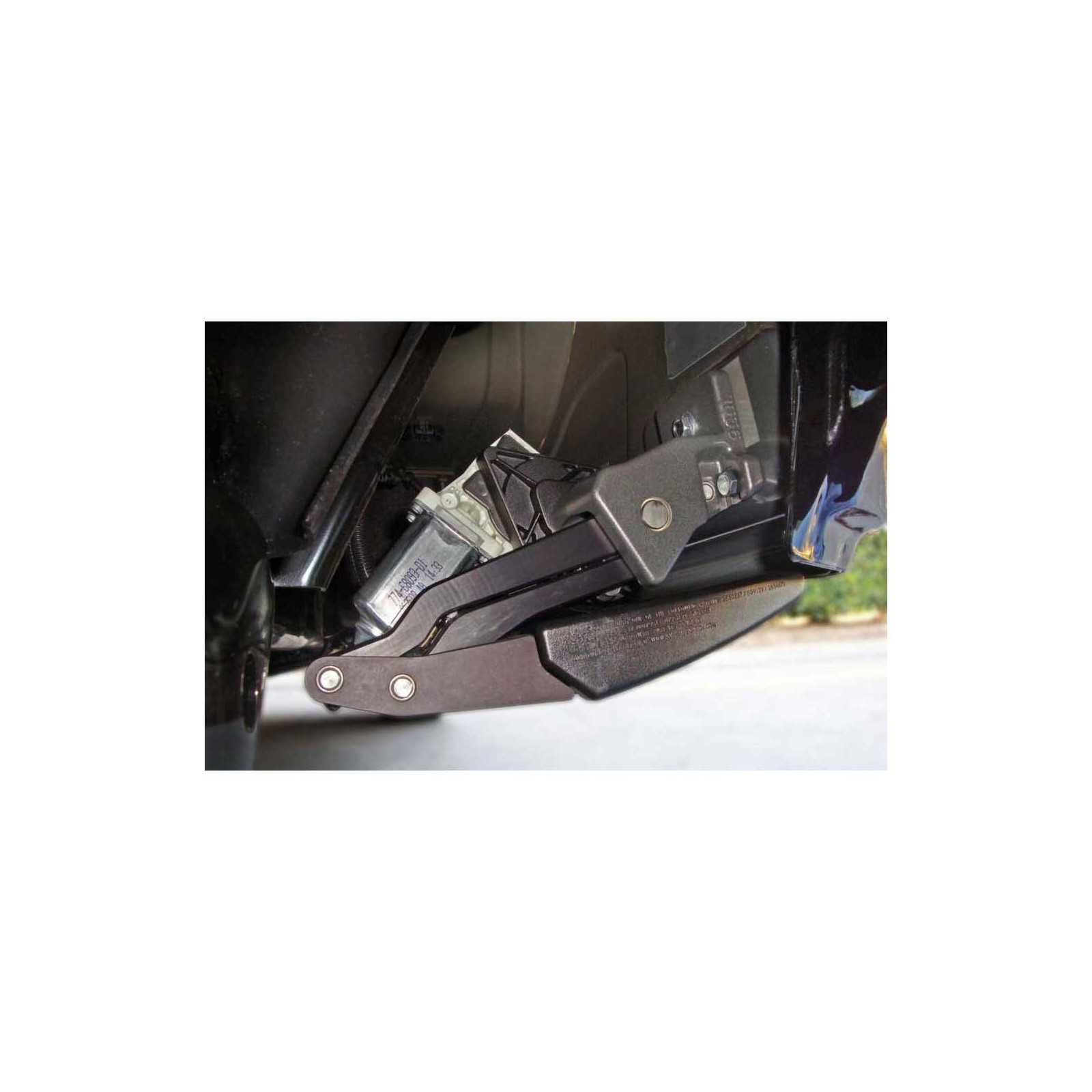 AMP RESEARCH 76138-01A 